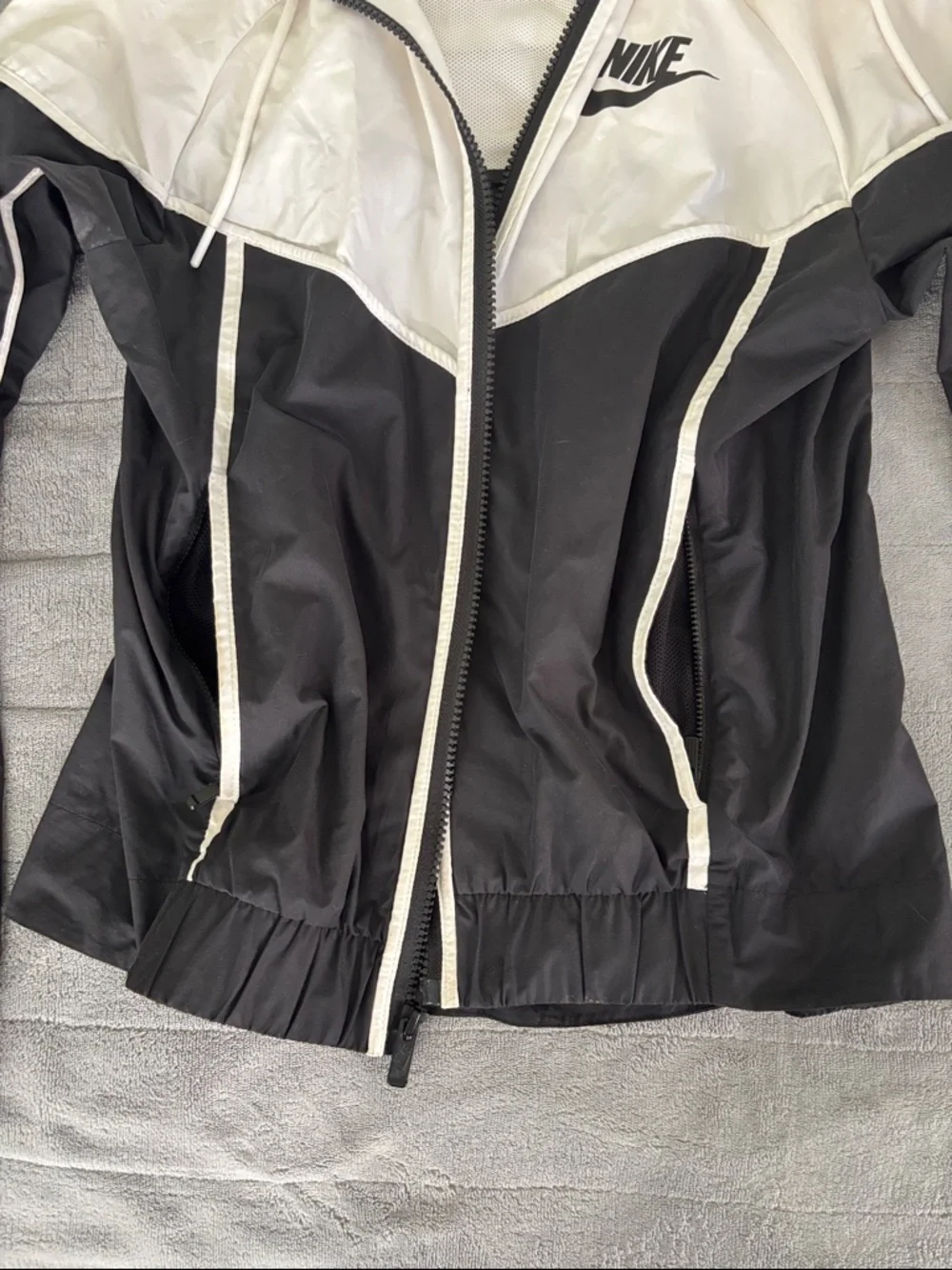 Nike Black and White Hooded Zip-Up Utility Jacket - Picture 4 of 4